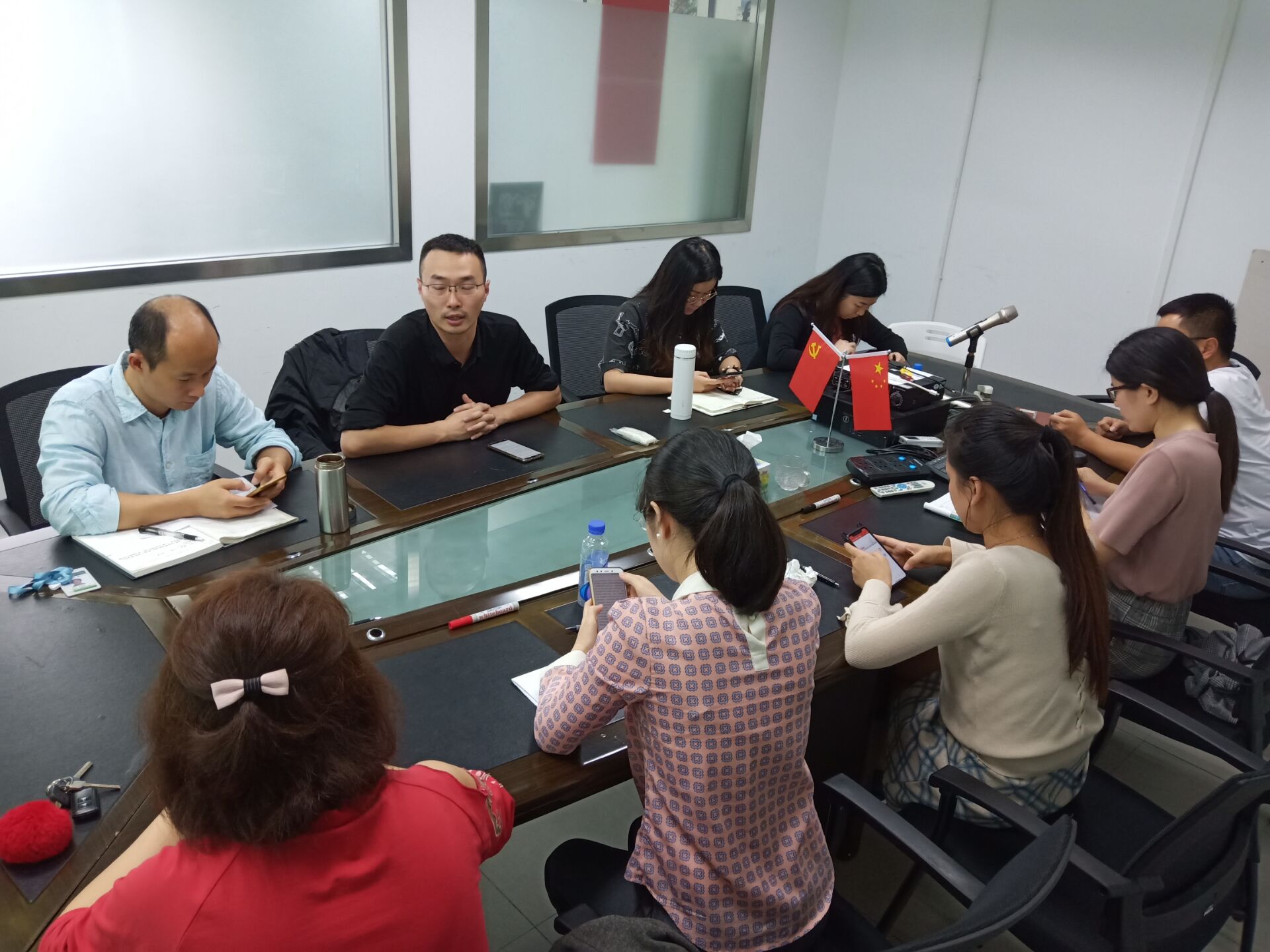 \'会议5.jpg'
